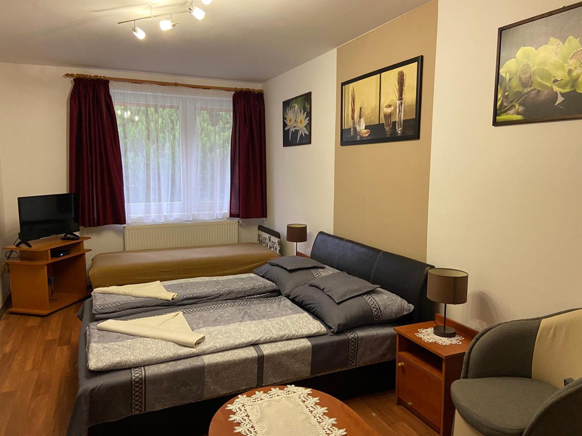 Demjén Vadrozsa Vendeghaz-Apartman מראה חיצוני תמונה